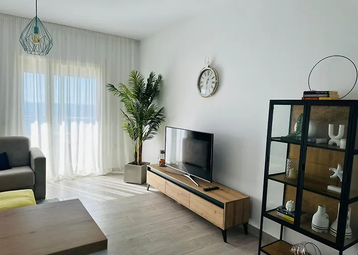 Sunny Hill Apartment
